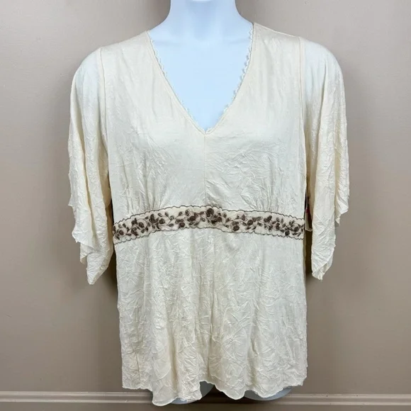 Karen Kane Cream V Neck Floral Crinkle Flare Sleeve Top Size 2X - Picture 3 of 10